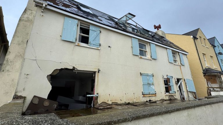 Huge boulders shipped from Norway and Ireland to protect Devon village