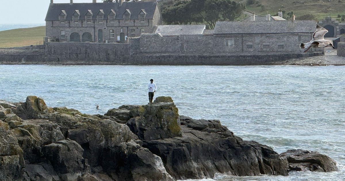 Video Captures Five Stranded at Chapel Rock by Incoming Tide