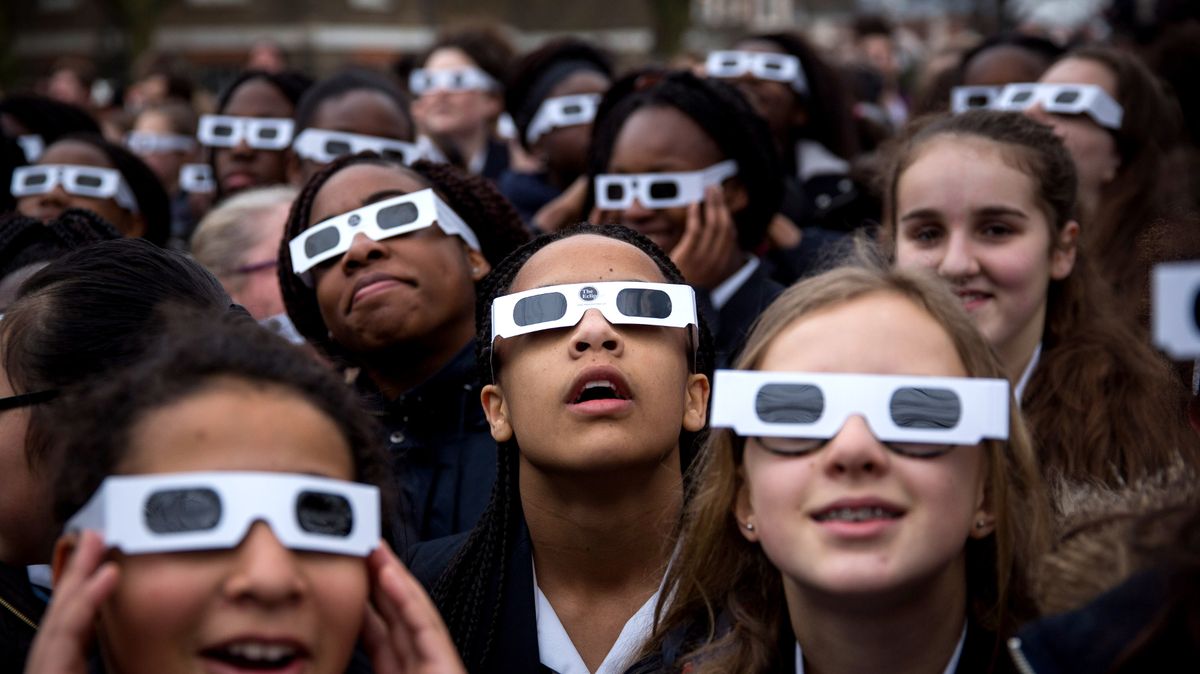 Solar eclipse best viewing times in Cornwall using your postcode
