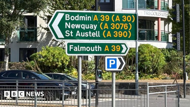 Council Seeks to Use Cornish on Road Signs