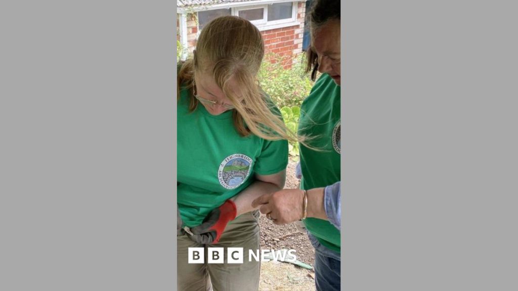 Historic Clay Pipe Found by Devon Amateur Diggers