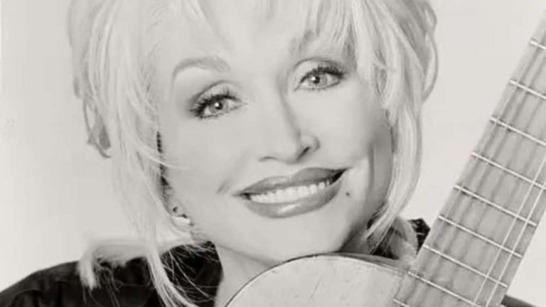 Cornwall Pays Tribute to Dolly Parton After Death at 80