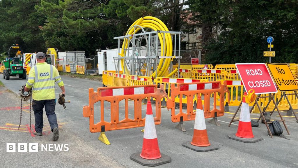 Barnstaple Gas Works Halted After Traffic Chaos