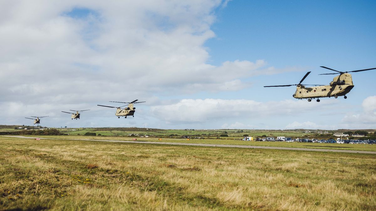 Four US Army Chinooks Land at Land's End Airport
