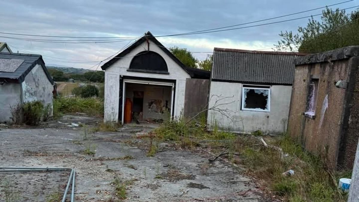 Residents Fear Accident at Insecure Council Houses Vandalised by Teens