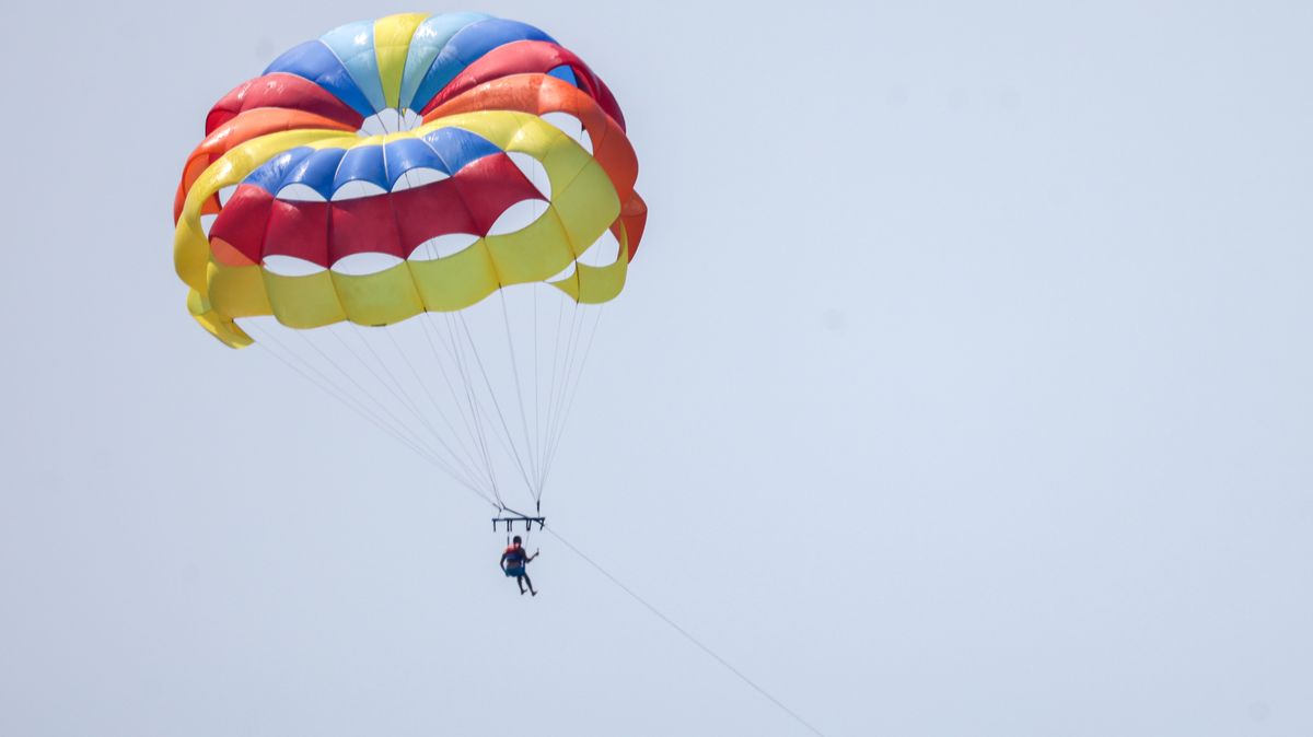 Cornish Woman Dies in Benidorm Parasailing Accident