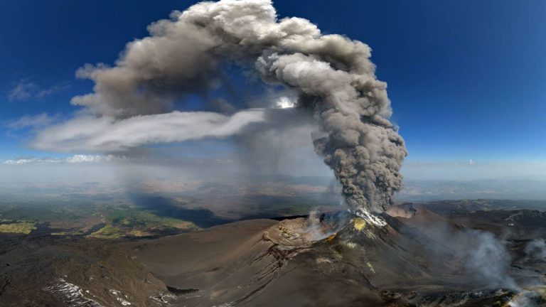 Mount Etna Eruption Disrupts Sicily Flights