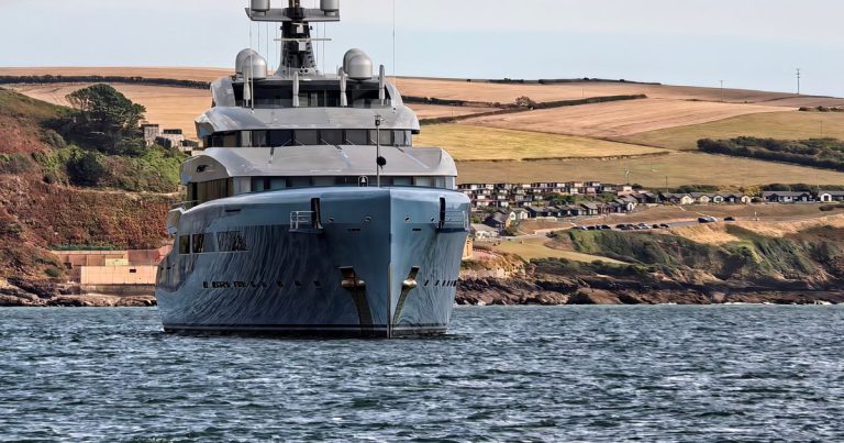 Billionaire's Superyacht Blocks Sea Views, Tourists Say