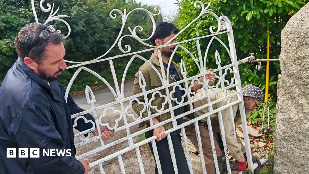 Vandalised Islamic Centre Receives Overwhelming Support
