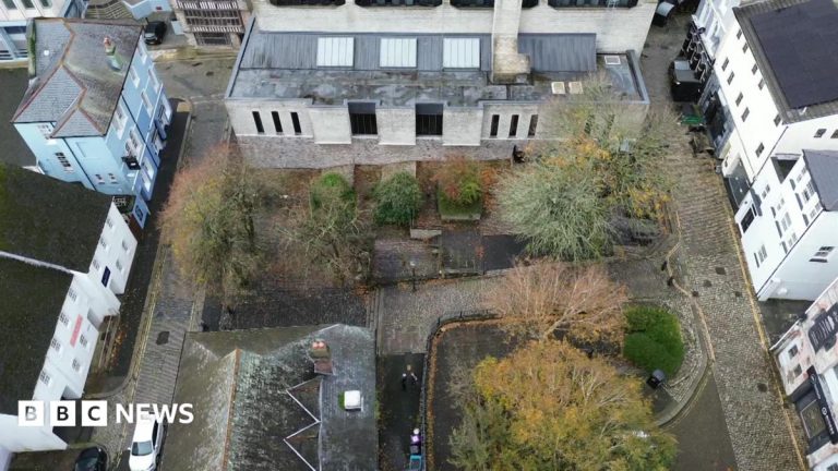 Plymouth Councillor Seeks Reinstatement of Hawkins Square Signs