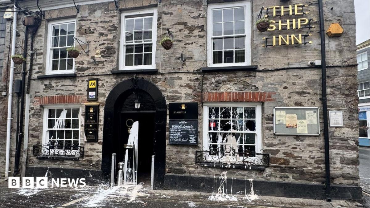 Community Rallies To Support Mevagissey Pub After Paint Attack