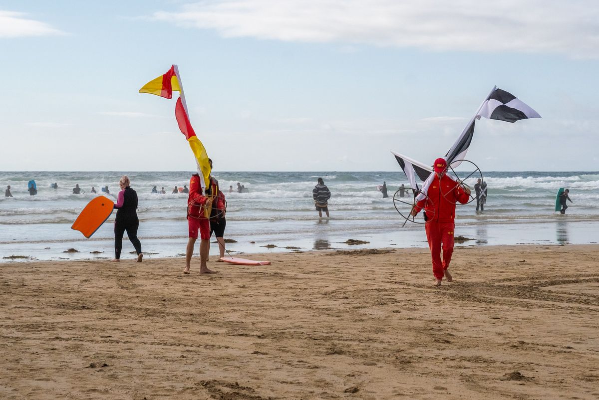 RNLI Urges Autumn Beachgoers to Choose Lifeguarded Beaches